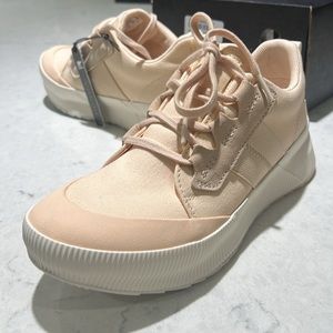 Sorel NIB/NWT 8.5 Out N About III waterproof low sneaker, white peach/chalk,…
